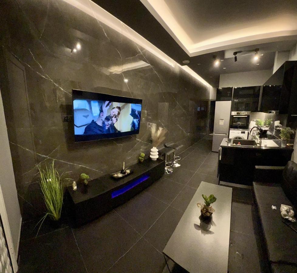 Luxury Black And White Interior Apartments Kalamata Exteriér fotografie