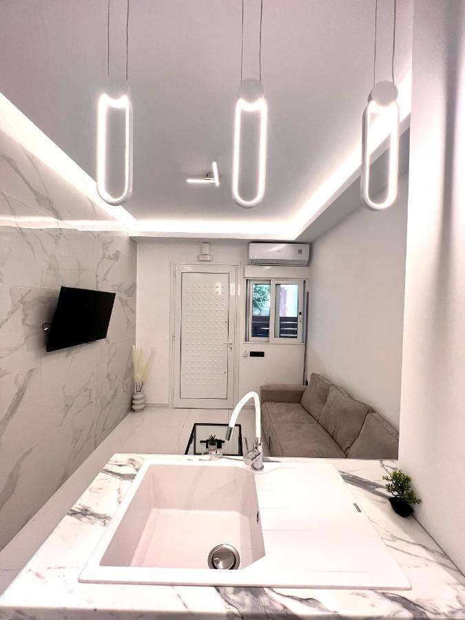Luxury Black And White Interior Apartments Kalamata Exteriér fotografie